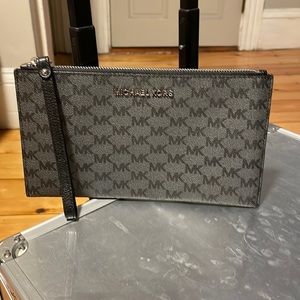 Michael Kors wristlet